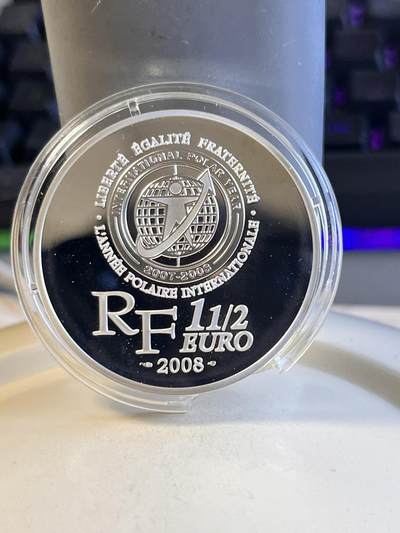 第170期拍卖【长期征集拍品】 - 法国2008年国际极地年50周年南极洲动物企鹅银币，900银，22.2克，发行5000枚，有氧化，塑料盒有破口