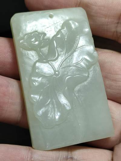 猩哥外币小铺➨【第177场】 - 和田青白玉，荷花，38.5克