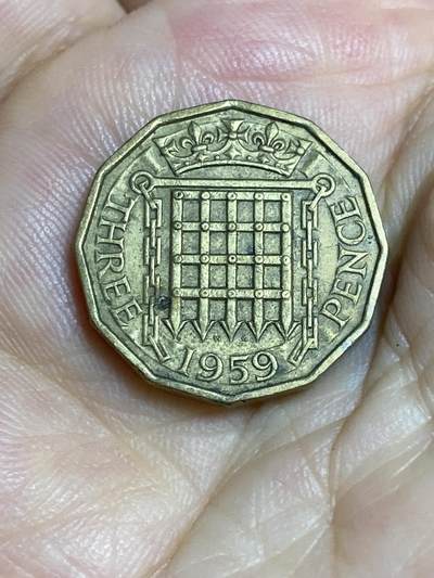 2025年第七十八场(总第一百零四场）外国好品散币(免佣金) - 英国🇬🇧1959年3便士(伊丽莎白二世青年桂冠第二版)