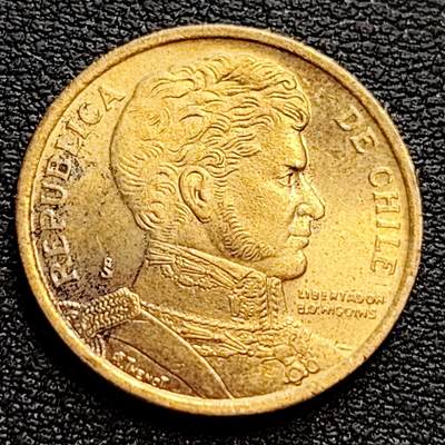 泉币菌-第75场-各国散币场 - 智利2005年10比索青铜币 独立战争领袖奥希金斯 21MM 