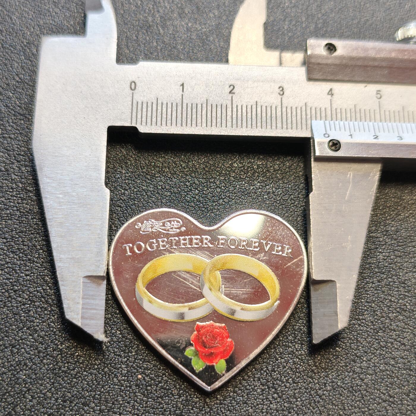 泉币菌-第78场-散币乐园场 彩色纪念章 戒指💍 玫瑰 厚2mm 尺寸如图 纪念品
