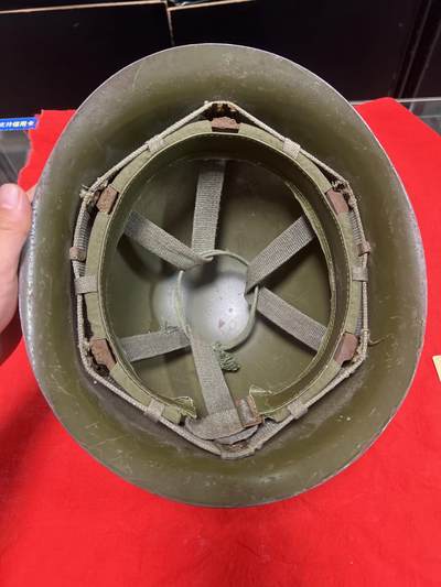 真品毛主席像章、纪念章 老头盔