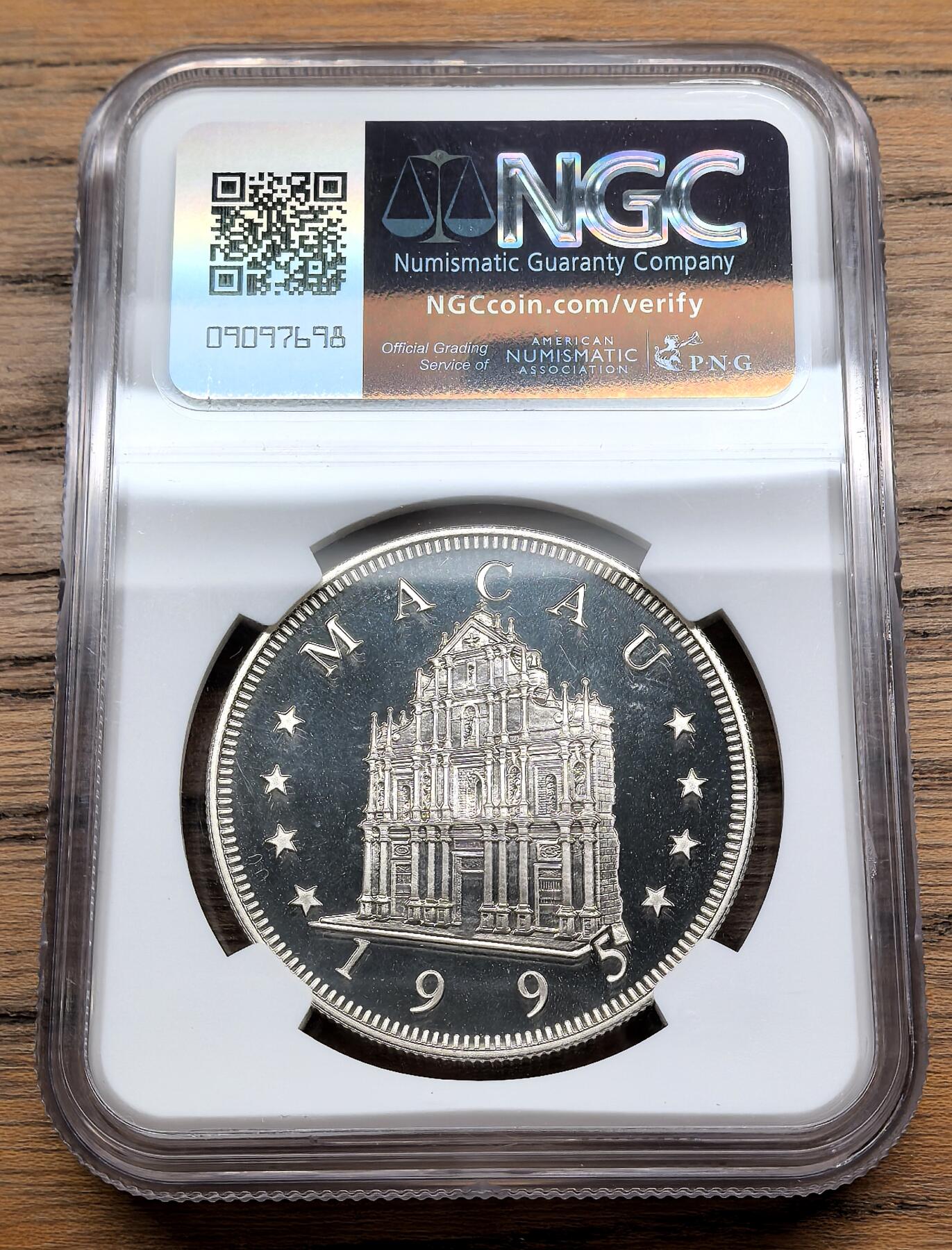 凡希社世界钱币微拍第三百零九期 1995中国澳门生肖猪100元NGC-MS69