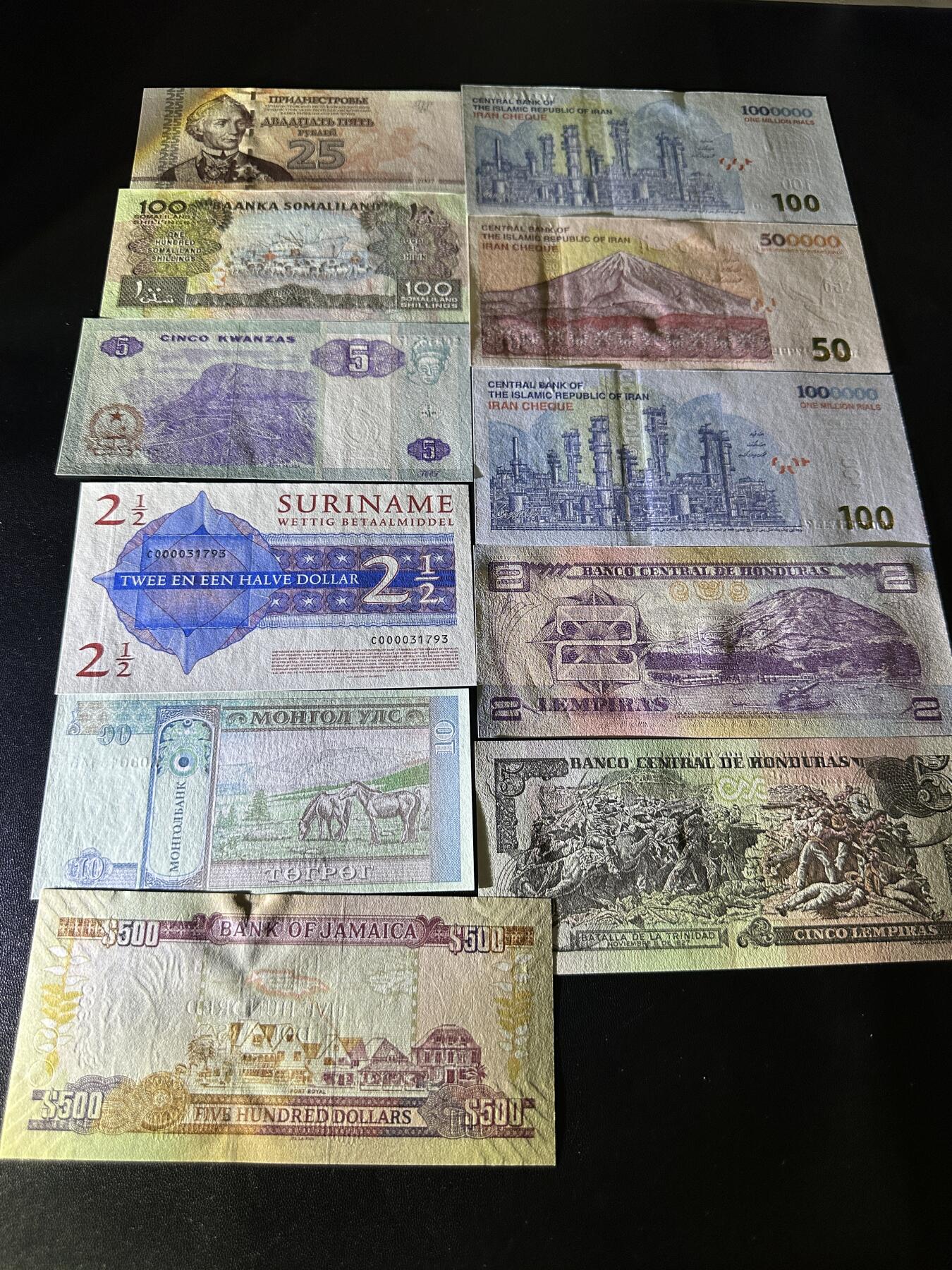 《外钞收藏家》第五百五十五期（本期有精品评级币、丰富裸币套币）（本平台长期征集拍品、欢迎藏友们联系合作） 牙买加、索马里兰、洪都拉斯等11张一起 全新UNC