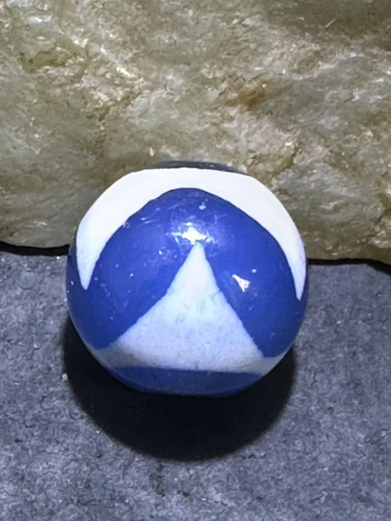仅此一颗，精美藏传蓝玉髓虎牙天珠一颗，。