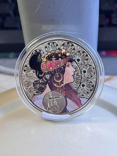 第170期拍卖【长期征集拍品】 - 纽埃2011年十二星座系列天秤座慕夏新艺术美女银币，925银，发行10000枚，28.28克