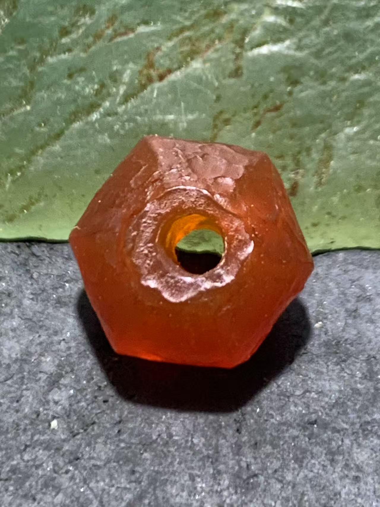 精美高玉化风化纹酒红玛瑙六棱南瓜算盘珠一颗，，