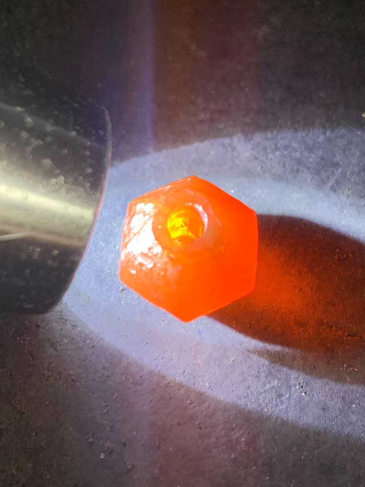 精美高玉化风化纹酒红玛瑙六棱南瓜算盘珠一颗，，