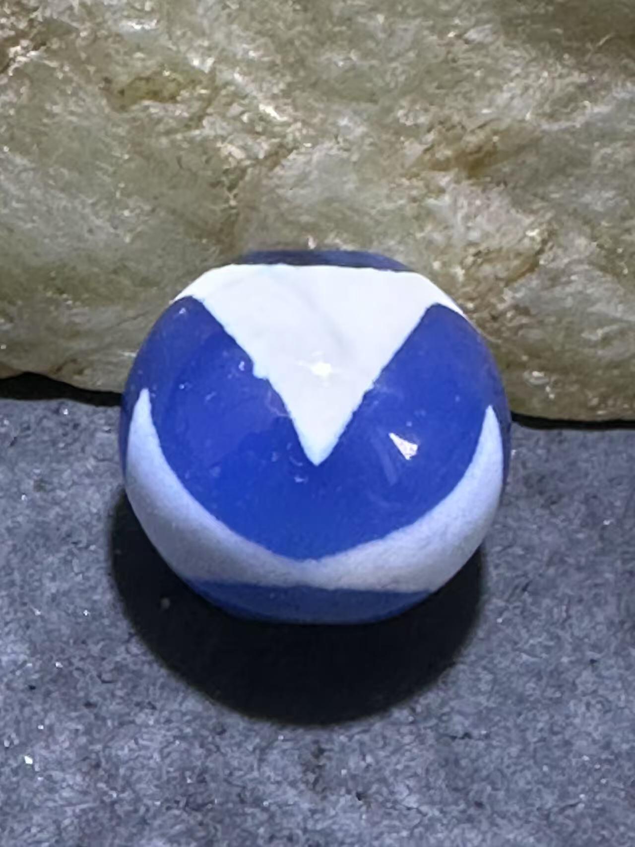 仅此一颗，精美藏传蓝玉髓虎牙天珠一颗，。