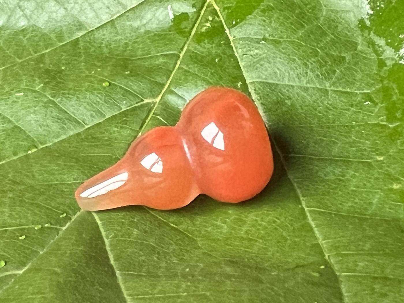 零元拍：南红玛瑙葫芦，纯手工，冰飘满朱砂，尺寸约：大肚 13，小肚 9，高 23，因为拍照环境以及光线的变化，颜色以实物为准。