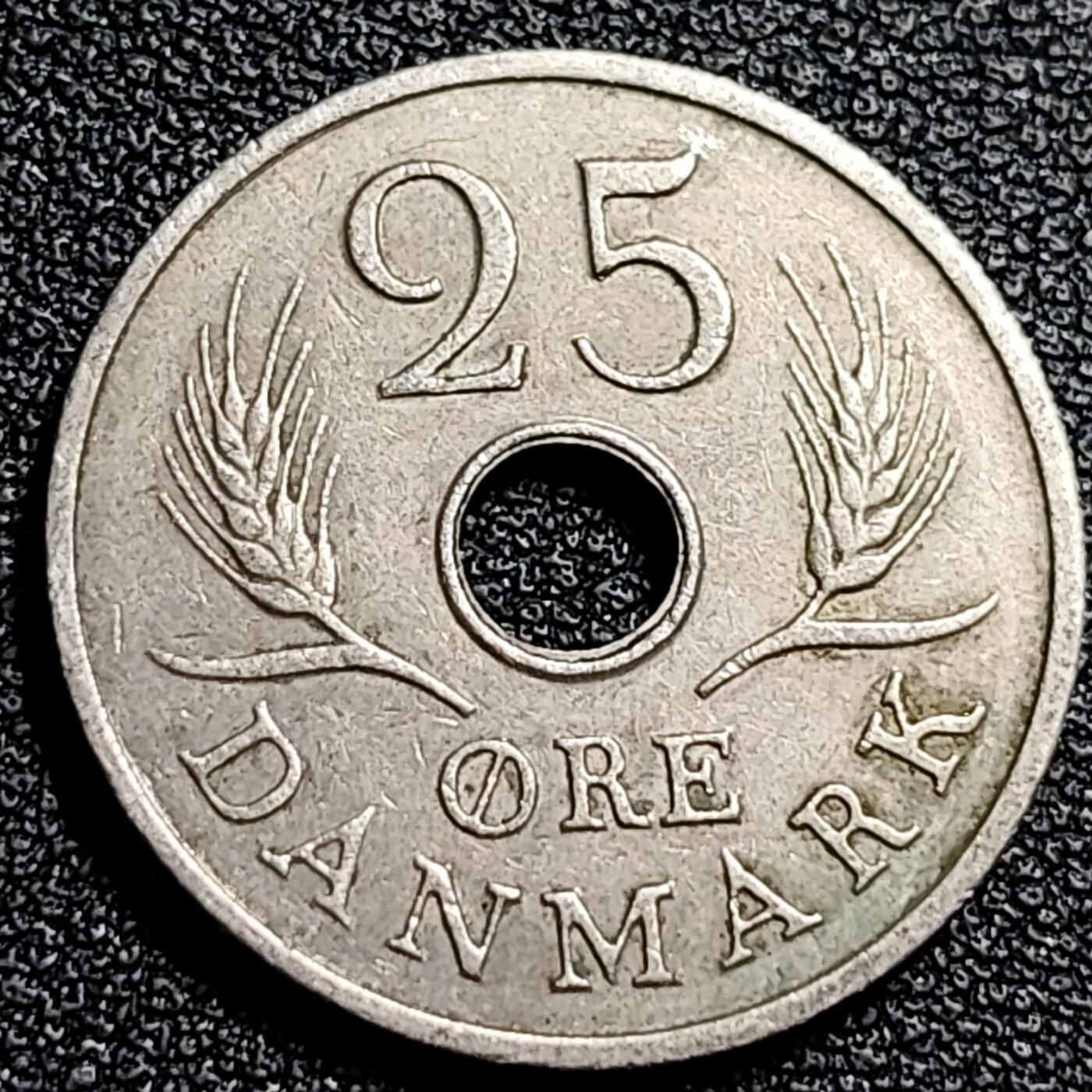 泉币菌-第80场-散币乐园场 丹麦1967年 25欧尔中孔镍币 玛格丽特二世花押 