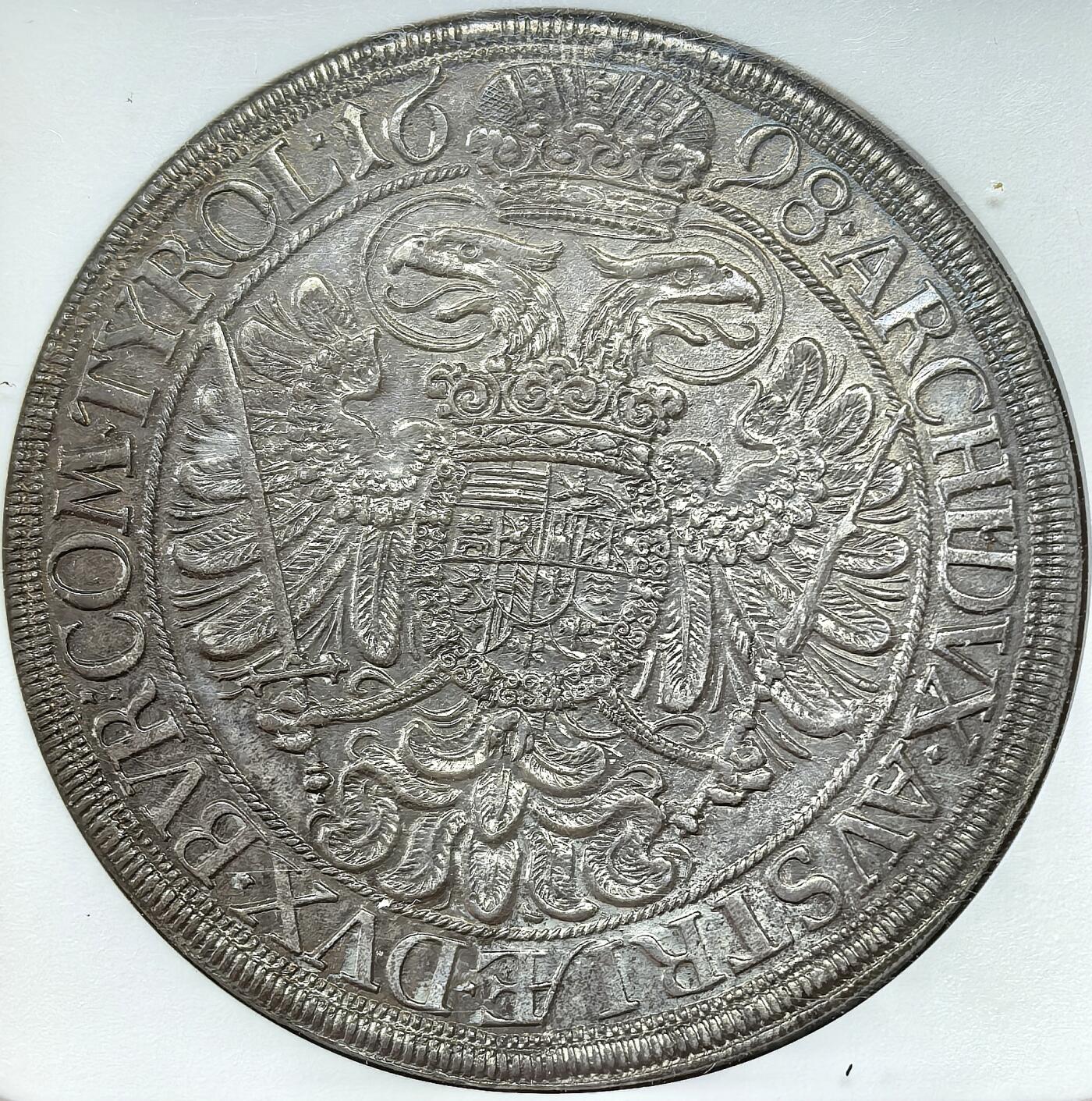 凡希社世界钱币微拍第三百零九期 【NGC-MS63冠军分】1698神罗利奥波德桂冠大卷毛泰勒大银，欧陆传世灰彩，细节惊人，神罗泰勒标准器，N冠军分，绝对不可多得的压箱底极品！DAV3230，背权杖双头鹰。（视频参考）