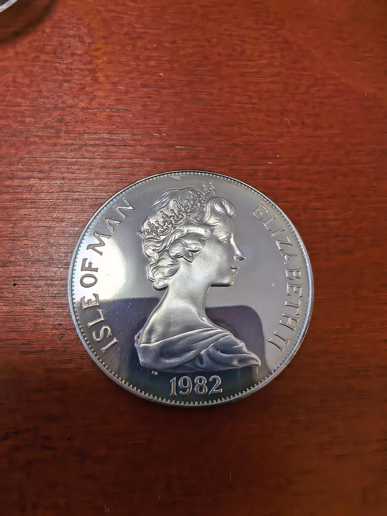 长老汇蛇年精选第三十五场拍卖 1982马恩岛西班牙世界杯1克朗精制银币，28.52克925银，1.5万枚