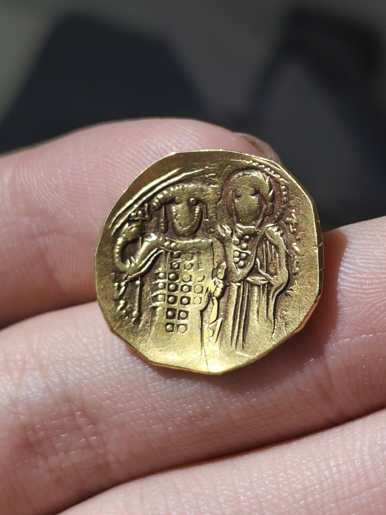 星盘世界钱币八月十六日古典币精品专场，本场全部老孙严选精品 金币！拜占庭金币约翰三世金币(尼西亚人)1222-1254年。Hyperpyron(3.45克)常见现象贸易流通需要进行人为减重，品相不错，压印完整，成色很足，非常有手感的一枚