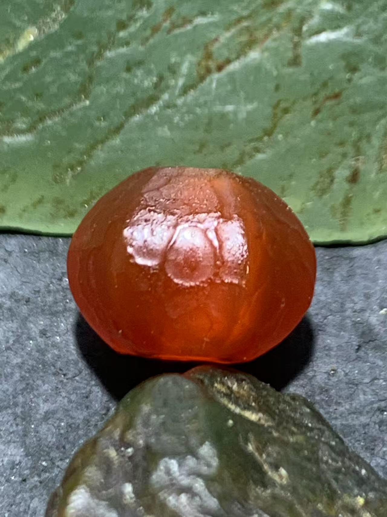 精美高玉化风化纹酒红玛瑙六棱南瓜算盘珠一颗，，