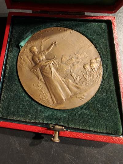 老王徽章第141期 - 法国农业协会大铜章   原盒    直径50mm    重量53.2g