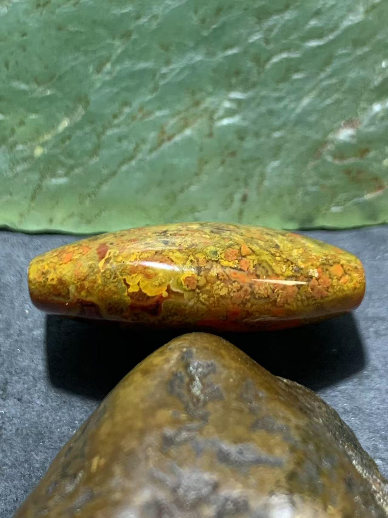 高玉化草花纹战国红玛瑙勒子一个！