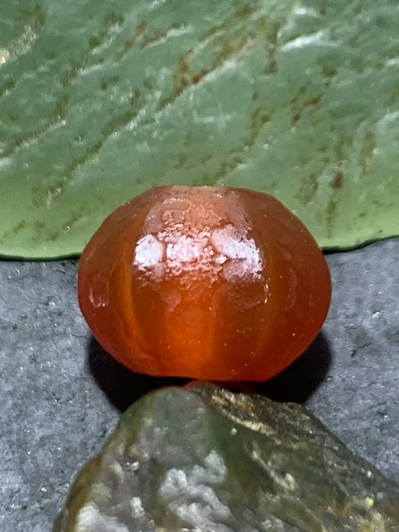 精美高玉化风化纹酒红玛瑙六棱南瓜算盘珠一颗，，