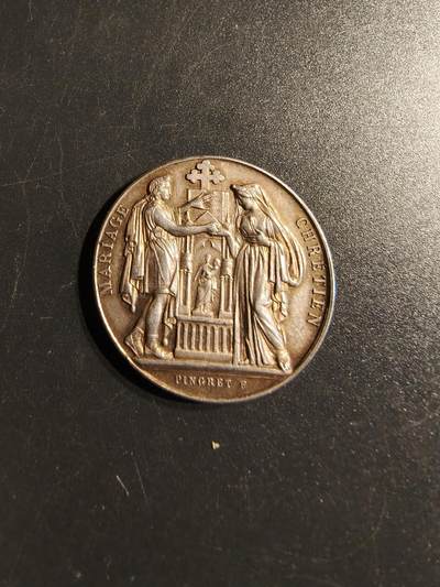 老王徽章第141期 - 法国婚章    950银    带背铭边铭     1896年实发    直径30mm   重量12g