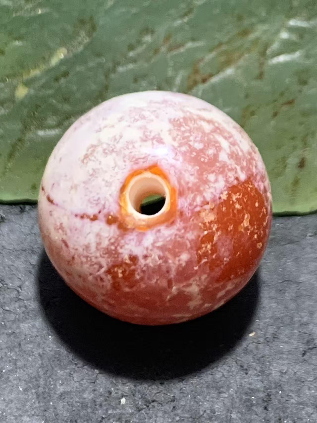 高玉化橘黄色奶油皮风化纹玛瑙苹果珠一颗，，