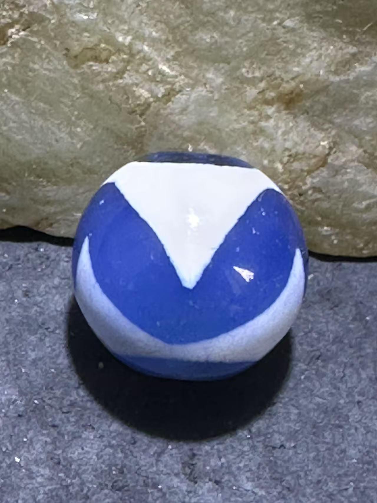 仅此一颗，精美藏传蓝玉髓虎牙天珠一颗，。