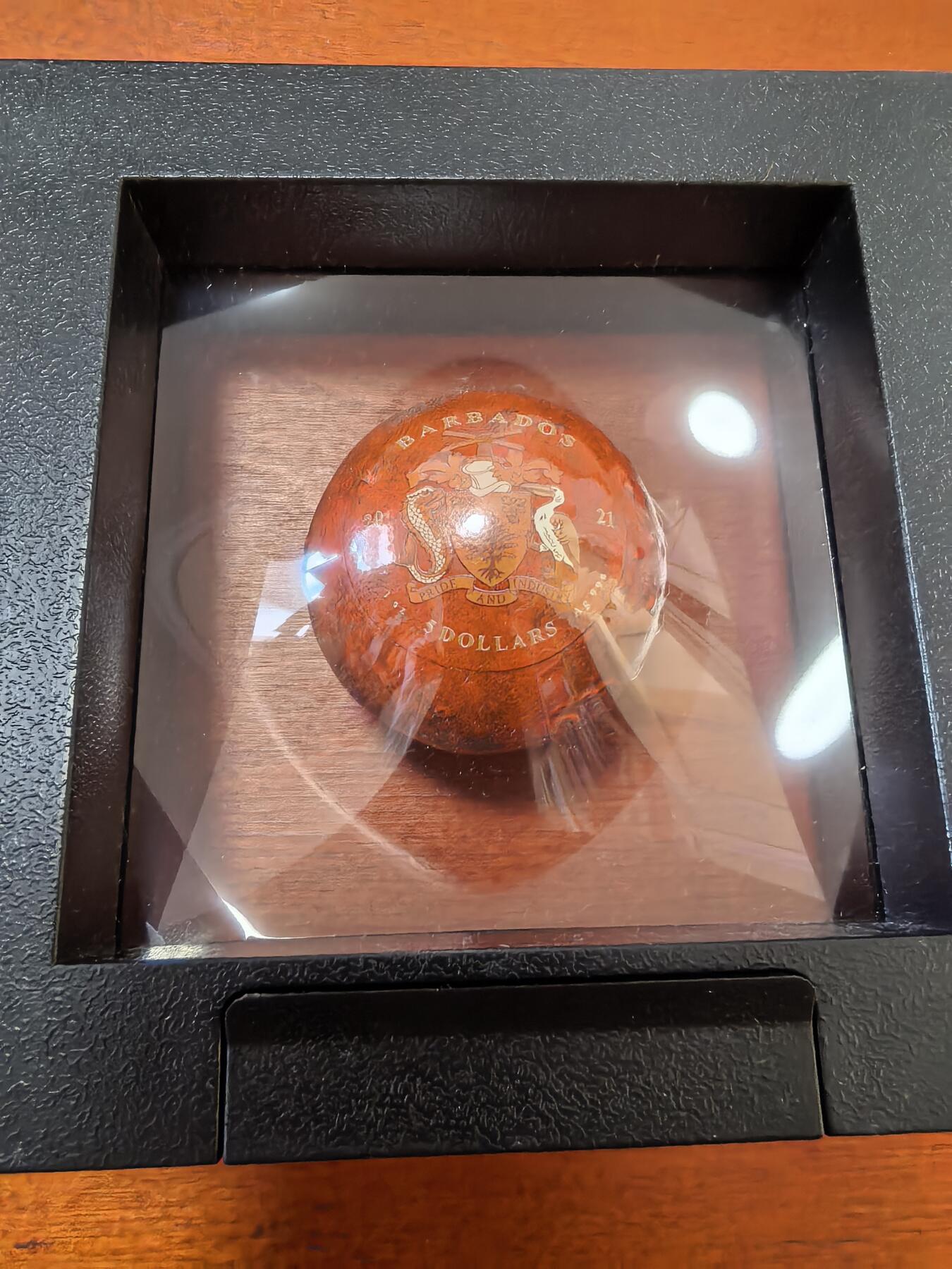 长老汇蛇年精选第三十五场拍卖 2021巴巴多斯太阳系系列之火星5元球体彩色银币，1盎司999银，1999枚，盒证全