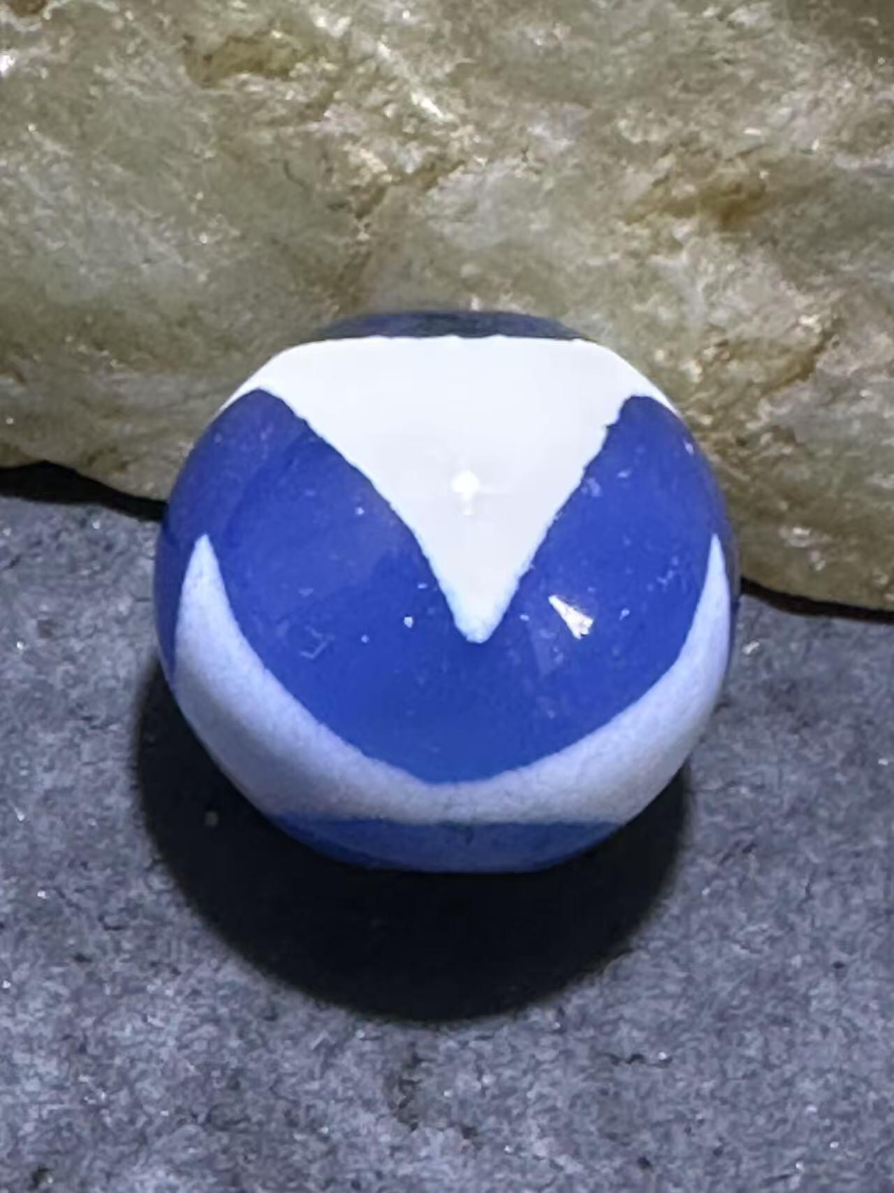仅此一颗，精美藏传蓝玉髓虎牙天珠一颗，。