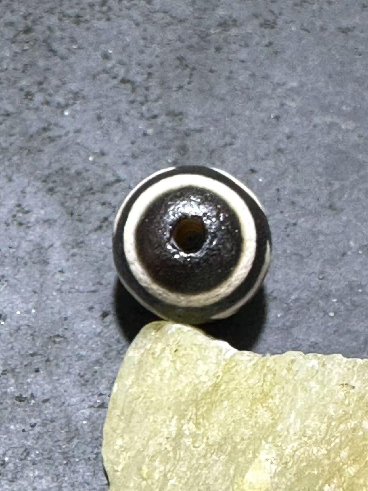 精品藏传天地天珠一颗，，