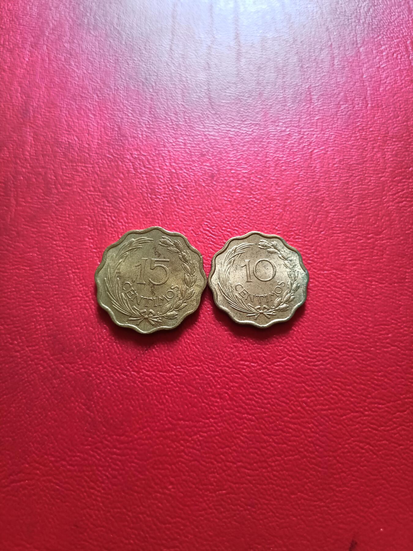 【云涧收藏】第五十二场 巴拉圭1953年10、15分2枚