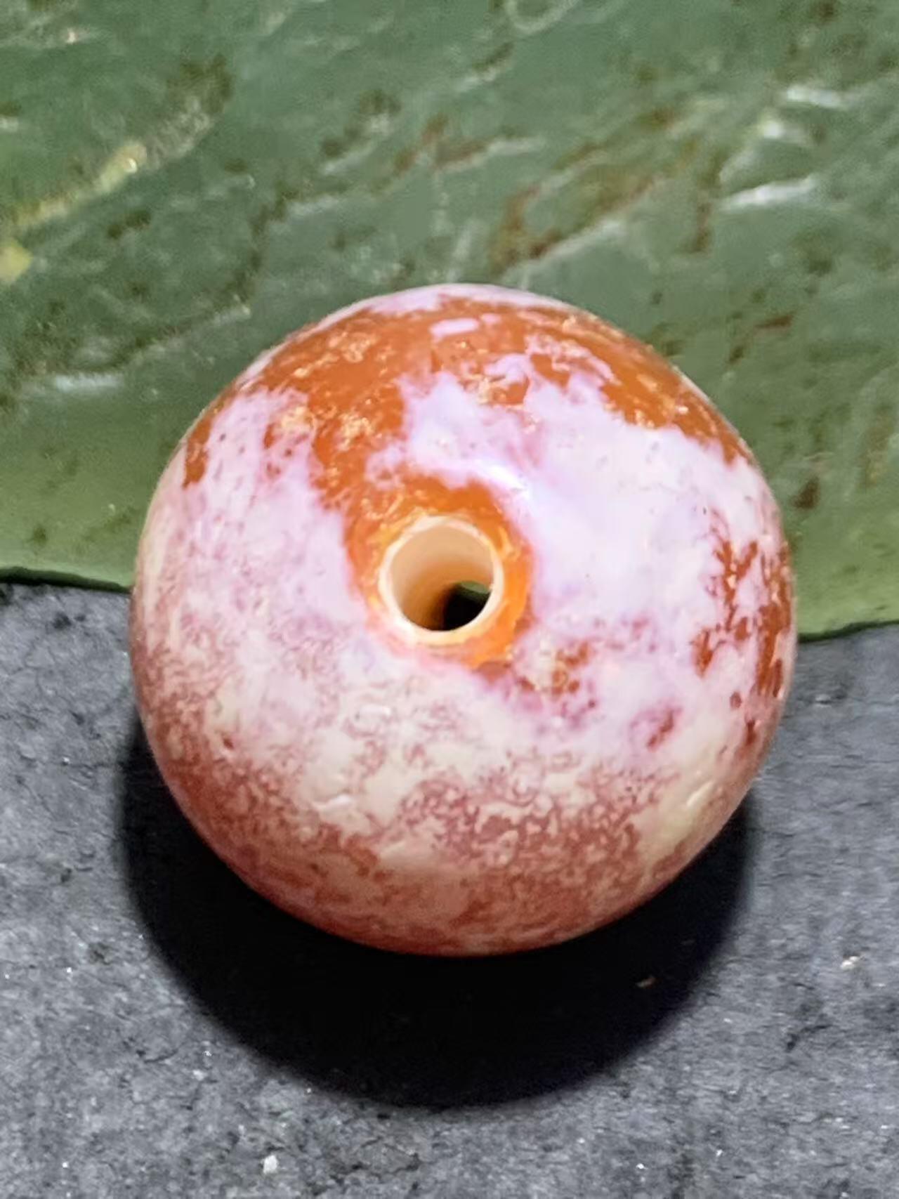 高玉化橘黄色奶油皮风化纹玛瑙苹果珠一颗，，