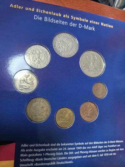 长老汇蛇年精选第三十六场拍卖 2001-2002德国欧元前货币8枚+欧元8枚卡装，邮票含四联张+小型张