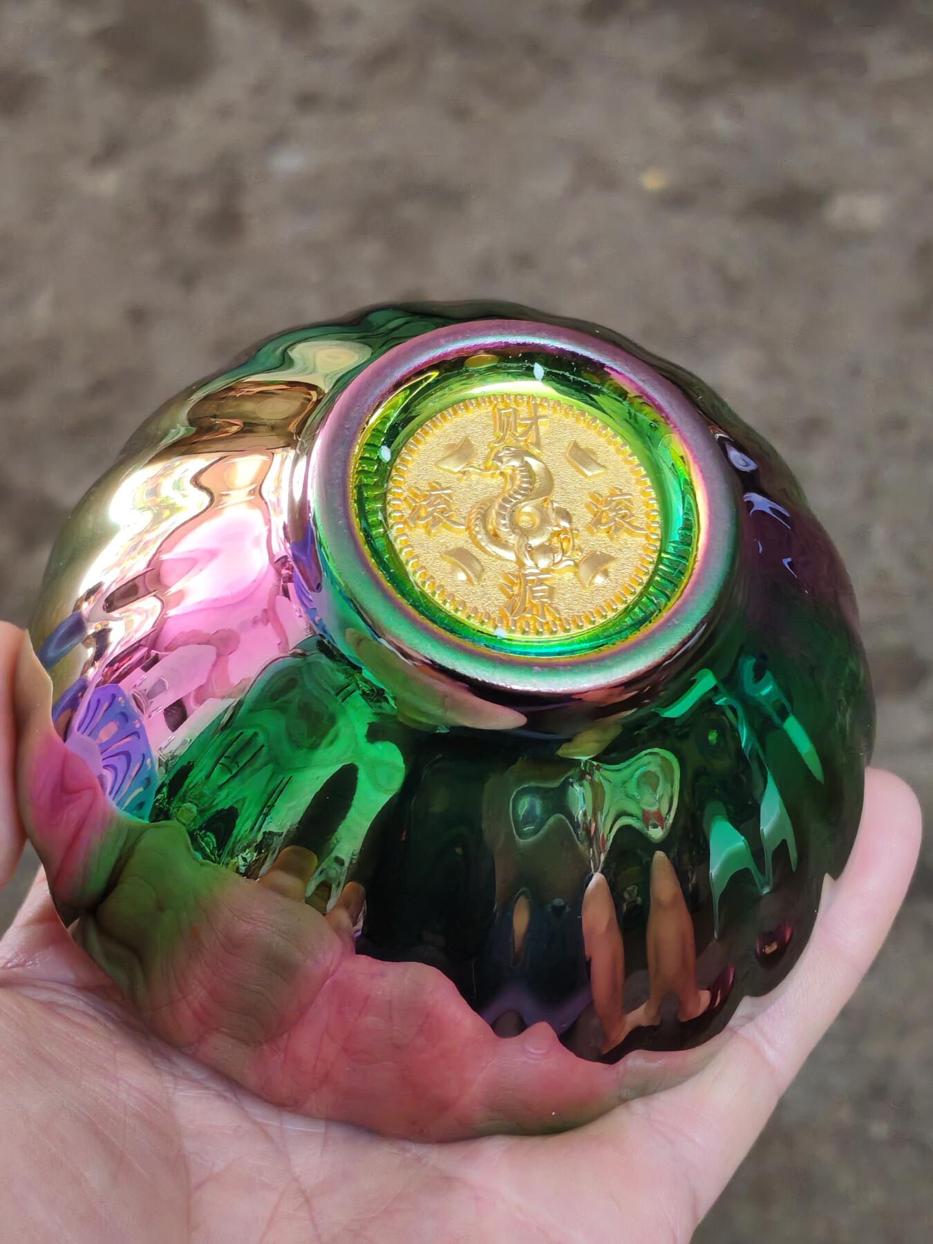 梦幻七彩金孔雀盏(33011)尺寸97*55mm容量150ml建盏胎内蕴含许多