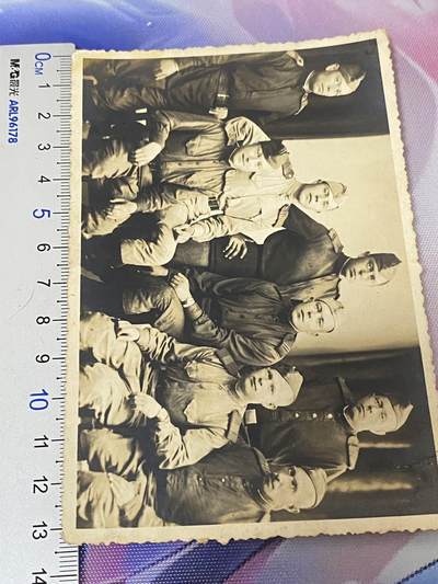 苏联勋章奖章3月28日晚上九点结束在麦稀奇 找不到的加我qq或者微信都是184277308备注苏章拍卖。最好加微信群每次都会通知还有提前可以一口价的 最近会持续拍卖一些东西。 - 苏联二战时期照片 背后有标注2