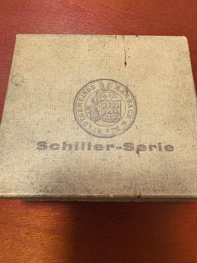 长老汇蛇年精选第三十六场拍卖 1923德紧马尔巴赫席勒500马克黑白褐三色陶瓷币3枚，原盒