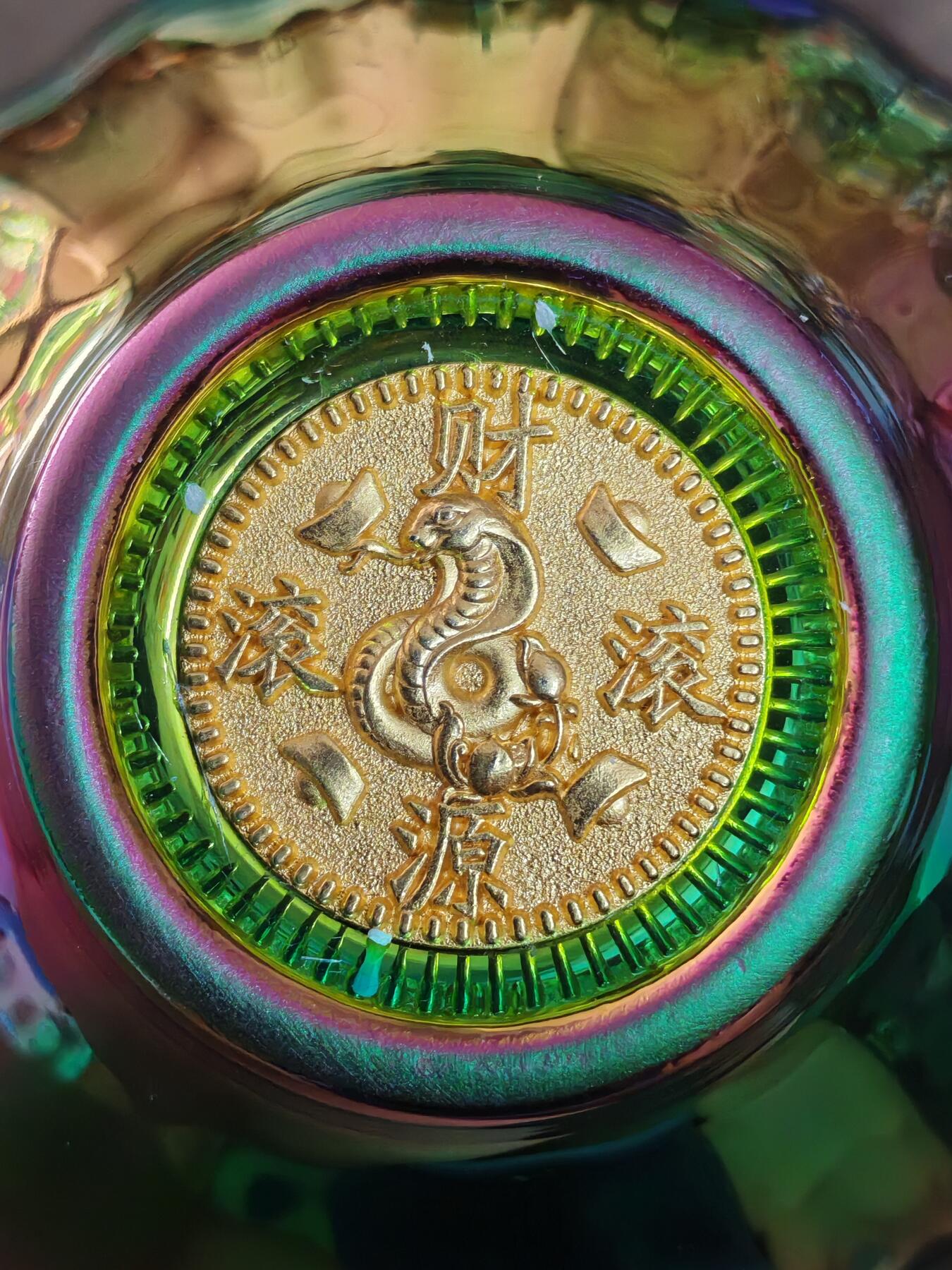 梦幻七彩金孔雀盏(33011)尺寸97*55mm容量150ml建盏胎内蕴含许多
