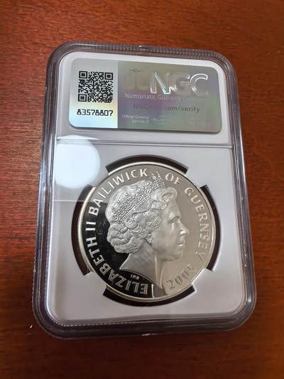 长老汇蛇年精选第三十六场拍卖 2005根西二战结束60周年5镑精制银币，NGC PF67UC，唯一亚军，更高1枚，少见