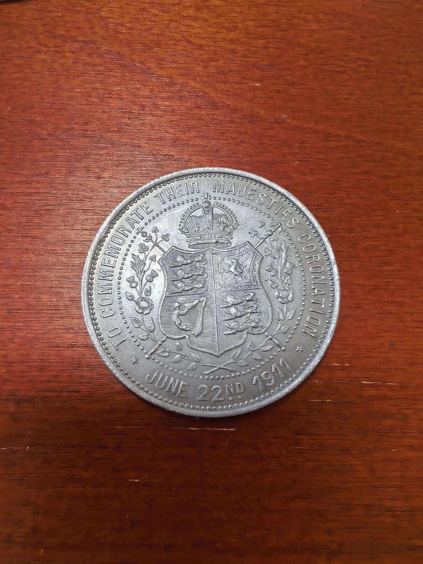 长老汇蛇年精选第三十六场拍卖 1911英国乔治五世登基大铝章，5.84克，38MM，没有打孔，几乎完美