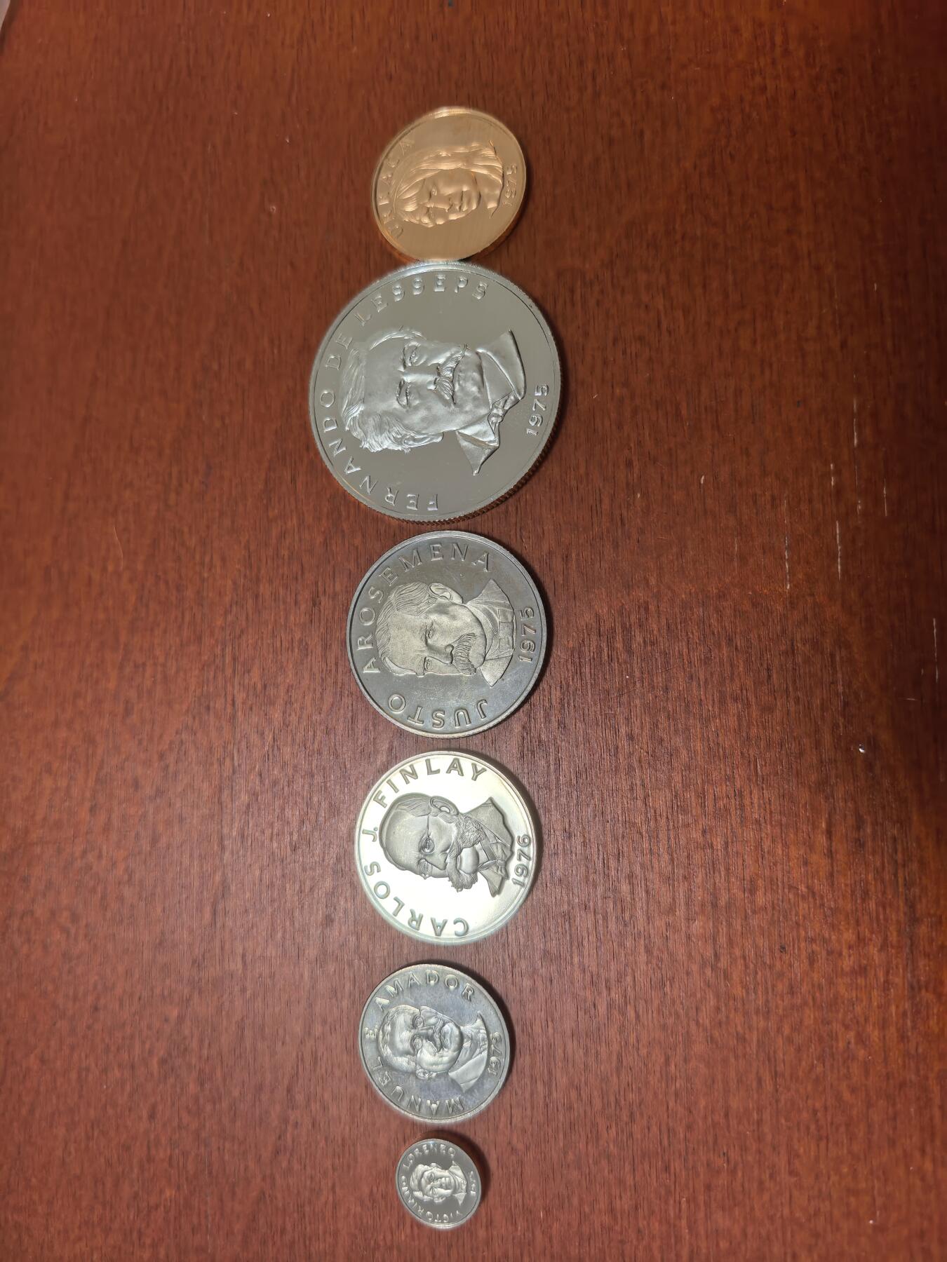 长老汇蛇年精选第三十六场拍卖 1975-76巴拿马6枚精制币，含珍珠币，克书1975不论普制还是精制，套币都在125美金以上