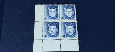 德国邮票专场，都是四方联人物系列 - 德国四方连邮票，1964年发行，美国总统肯尼迪逝世一周年，品相如图