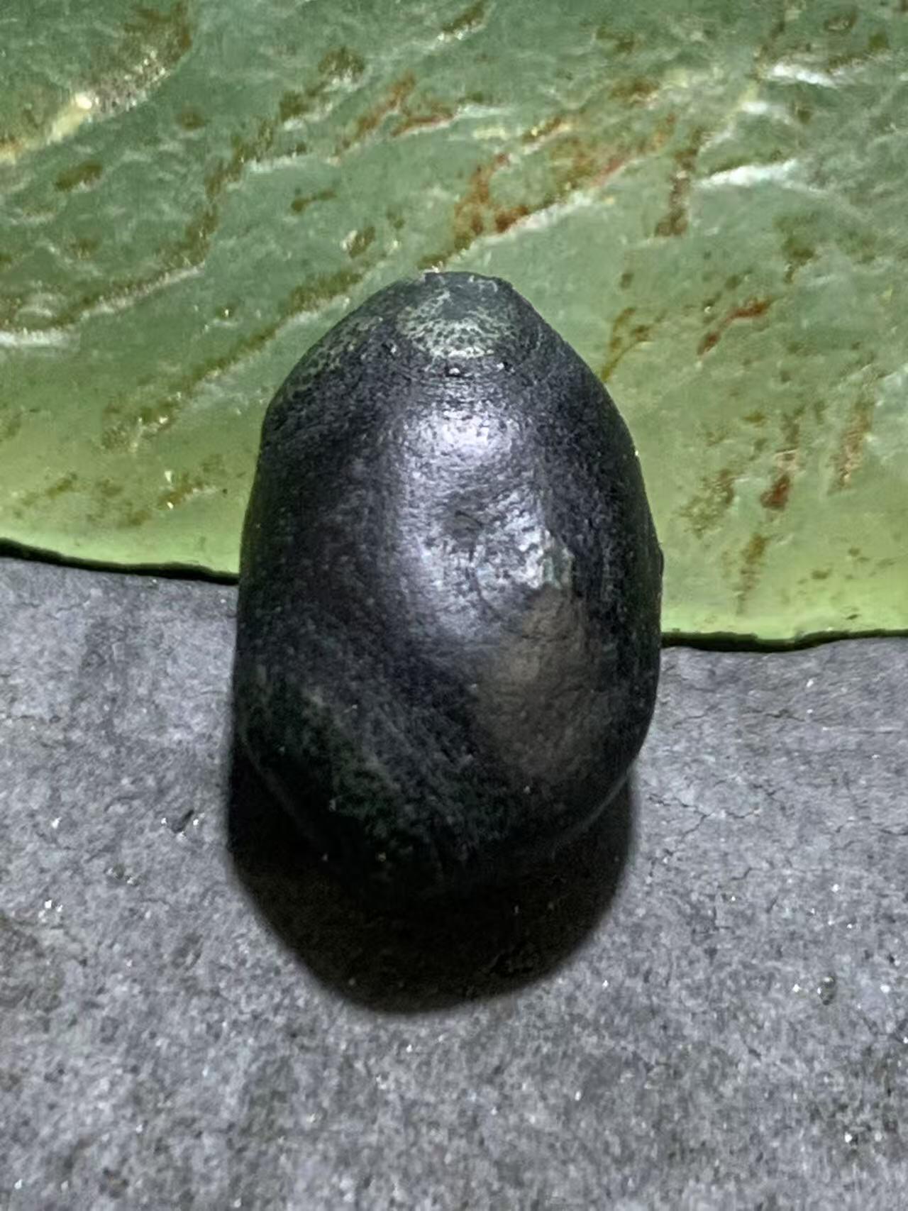精美罕见满绿眼石原石珠子一颗，
