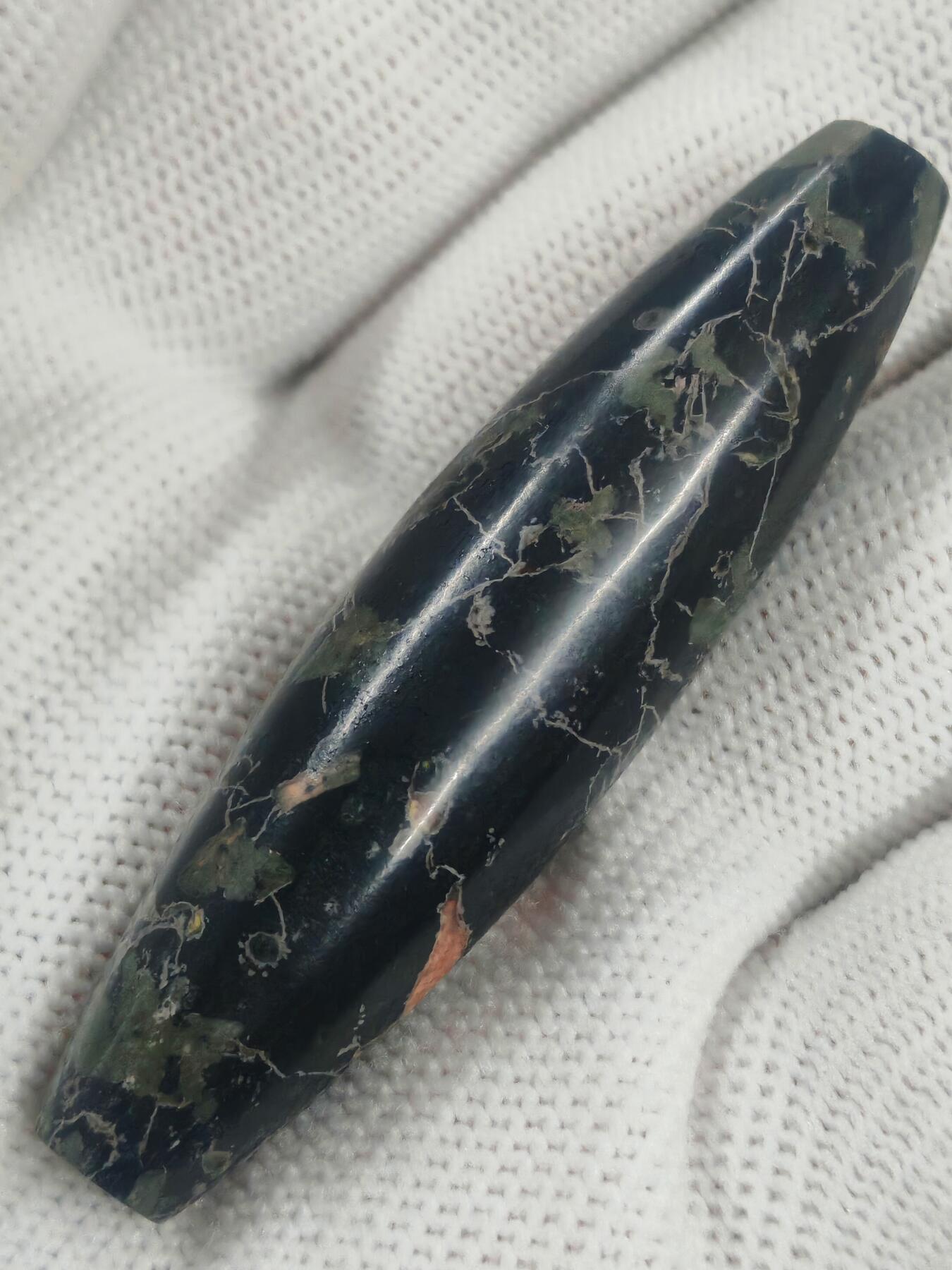 梅花玉天珠(36011)尺寸55.5*14mm重量16.8g安山岩玉强磁梅花玉