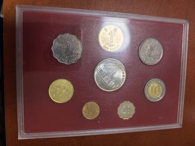 长老汇蛇年精选第三十六场拍卖 迎接香港回归7枚硬币+1枚铜镀银章，盒证全