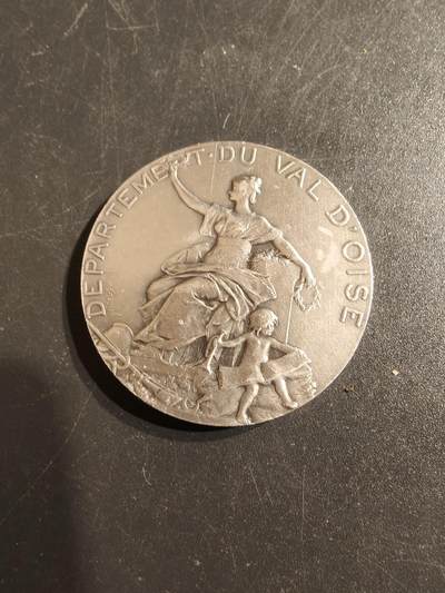 老王徽章第141期 - 法国消防员总理事会镀银大铜章     尺寸38mm    重量25.1g    