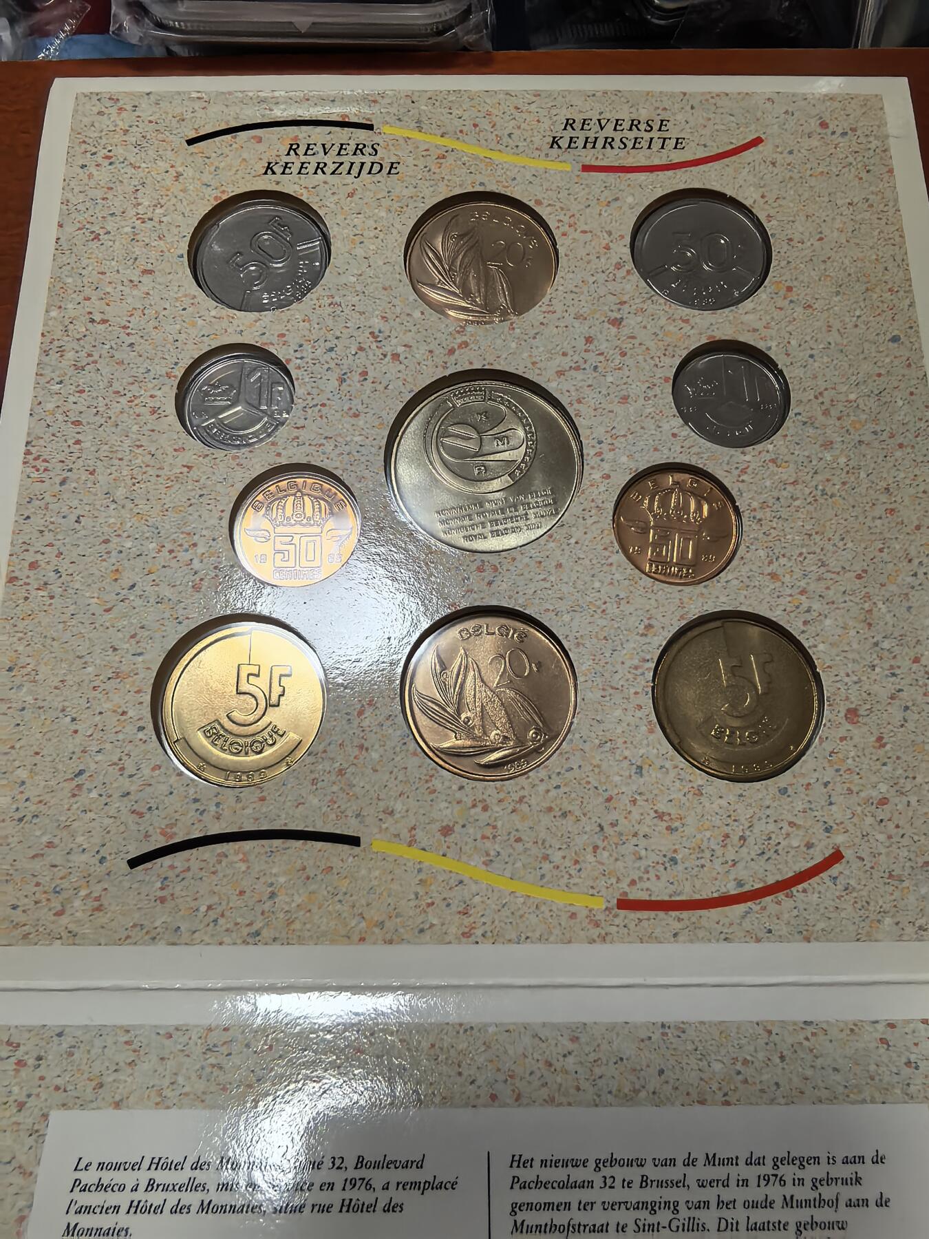 长老汇蛇年精选第三十六场拍卖 1989比利时10枚套币+1枚圆形铜章，卡装，克书30美金