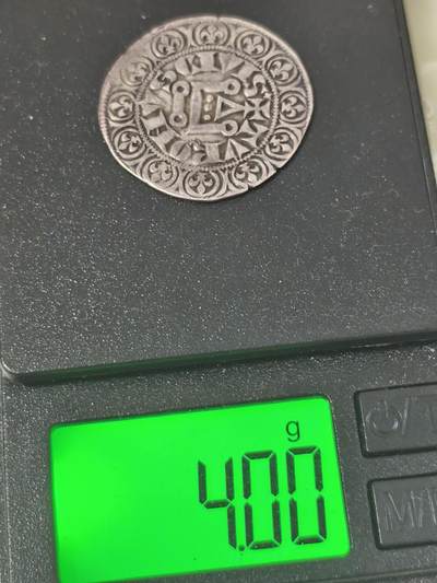 极品！非常大的一枚中世纪大银币，法国美男子腓利四世格罗索银币，中世纪经典品种也是热门品，这一枚品相非常漂亮，光度还不错，底板光洁细腻，雕刻精美，图案漂亮