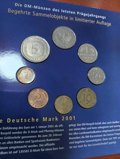 长老汇蛇年精选第三十六场拍卖 2001-2002德国欧元前货币8枚+欧元8枚卡装，邮票含四联张+小型张