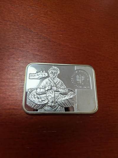 长老汇蛇年精选第三十六场拍卖 2006波兰画家亚历山大·吉尔姆斯基20兹罗提局部彩色长方形精制银币，28.28克925银，原厂盒