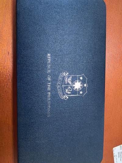 长老汇蛇年精选第三十六场拍卖 1975菲律宾8枚精制币套币，盒证全，含高银50比索银币和低银25比索银币各1枚