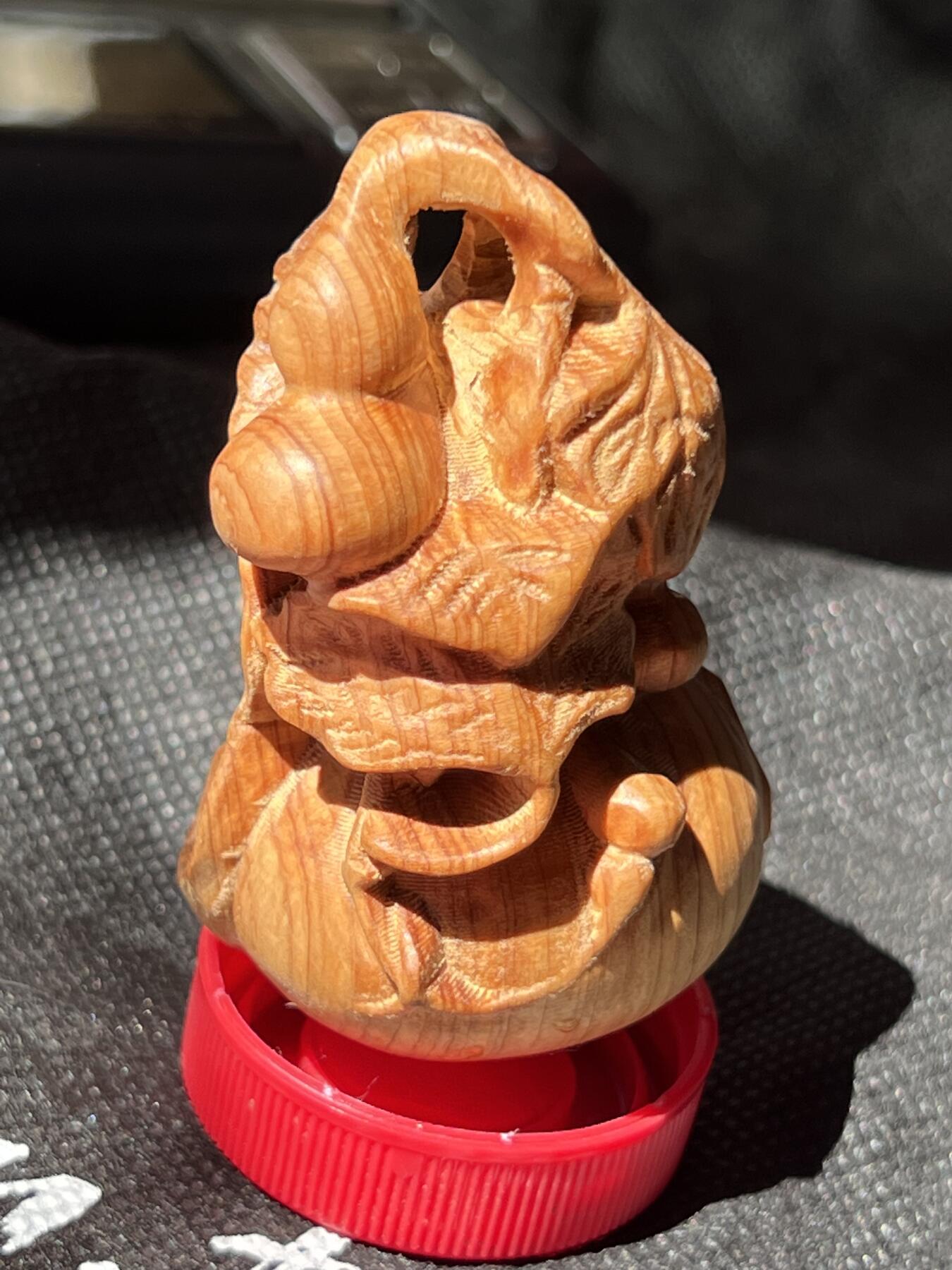 零元拍：崖柏手把件（葫芦），十年前的存货了，油性极大。