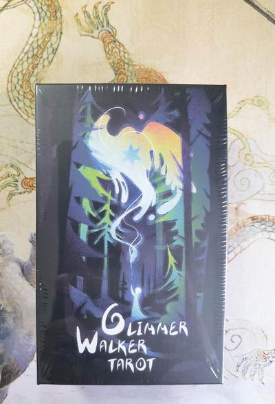 奇趣收藏卡牌拍卖第20场（持续增加中） 【塔罗牌】微光行者 塔罗牌  便携版一盒，天地盖外盒，全新未拆，78张卡，卡牌尺寸56*96mm，具体可摩点查询